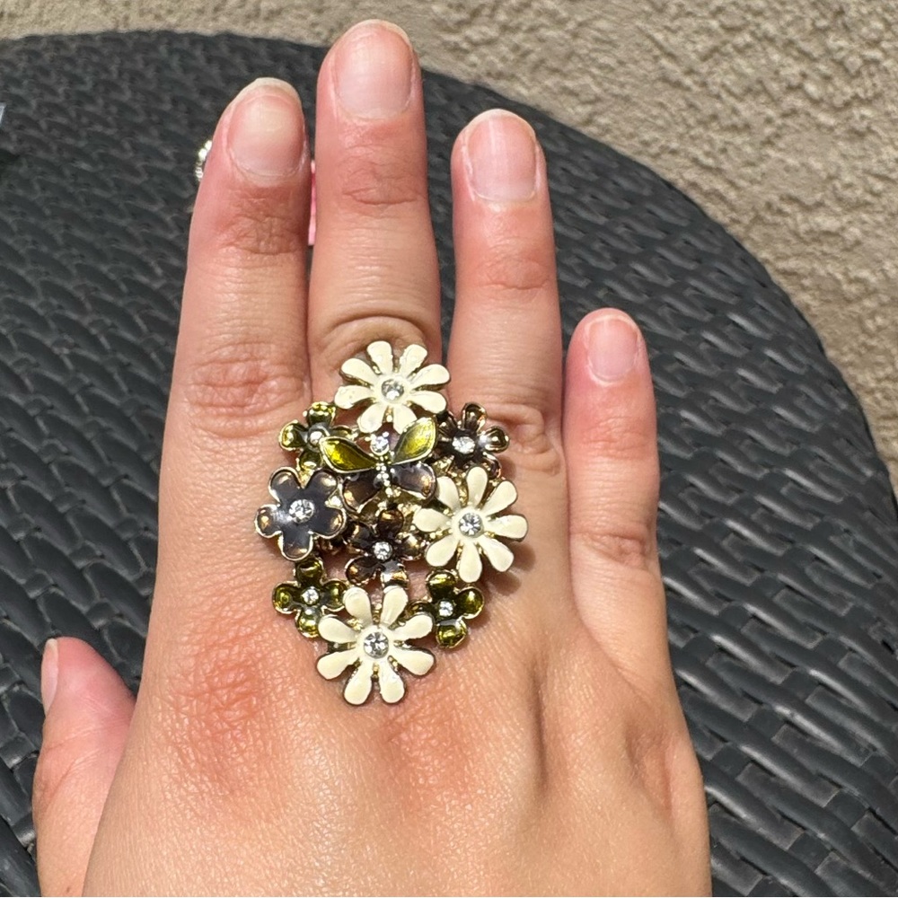 floral cluster ring with butterfly vintage